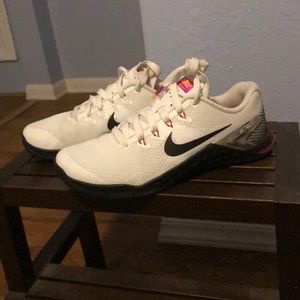 Nike Metcons size 7